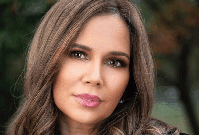 Samantha Goldberg, Runway, Celebrity Correspondent, Red Carpet Host, Event Design, Meme Creator, Sassy, Fashion Industry, Beauty, Cosmetology, Celebrity Interviews, Humor, Social Media, Old Hollywood, Inspiration, Resilience, Childhood Challenges, Coping Skills, Team Runway, Entertainment