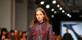 Top 10 Shows of the Season: Best PFW Picks Chanel tops the list for its innovative Spring/Summer 2026 debut under Matthieu Blazy; highlights include Versace's bold tailoring and Alaïa's sculptural elegance. A must-read retrospective on PFW's best.