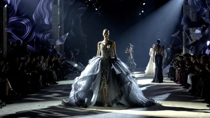 Christian Siriano NYFW- Surrealism as Narrative Authority Christian Siriano NYFW- Surrealism as Narrative Authority