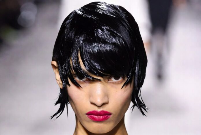 Jil Sanders Beauty Direction - Red Lips and Wet-Look Jil Sanders Beauty Direction - Red Lips and Wet-Look