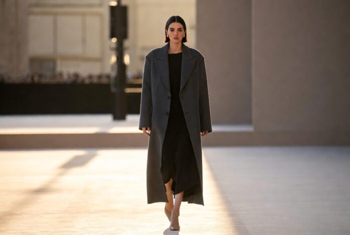 Kendall Jenner Runway Style Sets the Tone for Minimalist Kendall Jenner Runway Style Sets the Tone for Minimalist