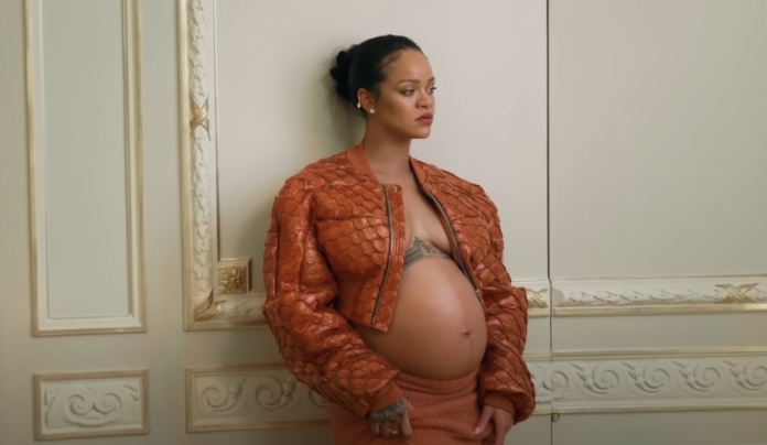 Rihanna Maternity Style Evolution Continues to Redefine Fashion Rihanna Maternity Style Evolution Continues to Redefine Fashion