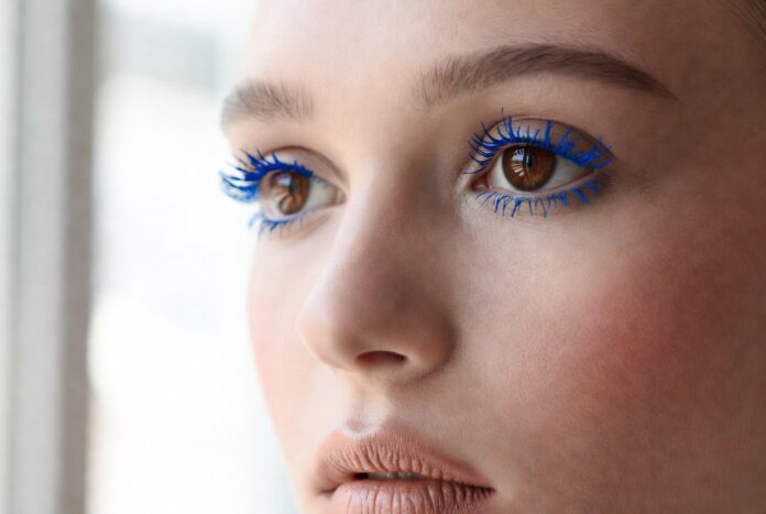 The Viral “Blue Mascara” Hack The Viral “Blue Mascara” Hack