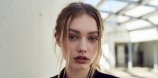 Jacqui Hooper’s Off-Duty Style Is Making Her Fashion’s Next Breakout Model Rising fashion model off-duty style 2026 representing the British model editorial fashion model story of a fashion industry newcomer who became the face of Chloé campaign Prada runway model bookings and Vogue Korea April 2026 cover as one of the next supermodel generation luxury fashion campaigns faces.