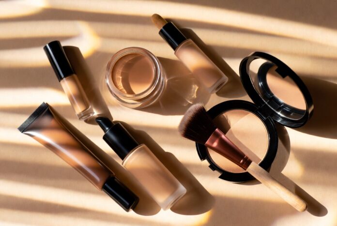 The Skin Tint Trend 2026 — Clinique Sun Kissed Face Gelee and the No-Foundation Summer Beauty Shift skin tint trend 2026 Clinique Sun Kissed Face Gelee no foundation makeup summer beauty products lightweight foundation alternative bronzing drops natural makeup look glowy skin makeup complexion products summer makeup trends minimal makeup healthy skin glow best skin tint effortless makeup viral beauty products.